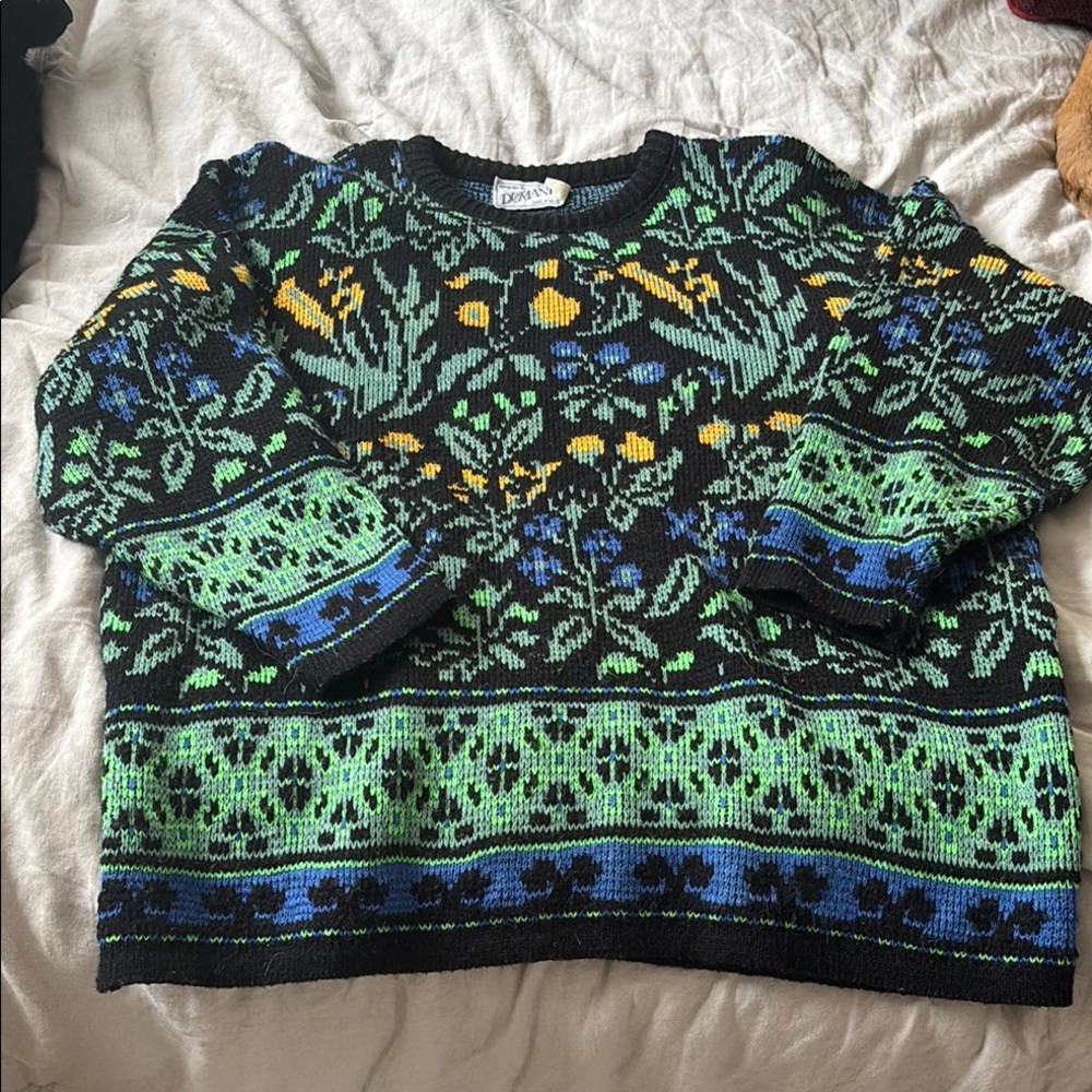 Doma Crewneck Sweater Black and Green with Intricate Patterns